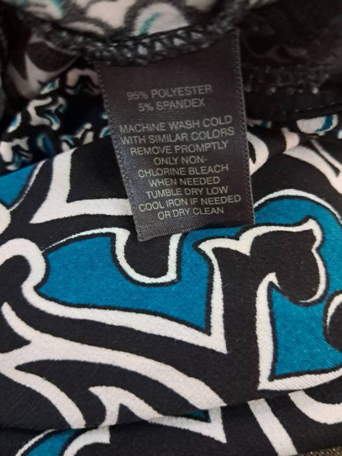 White House Black Market Dress - Image 3