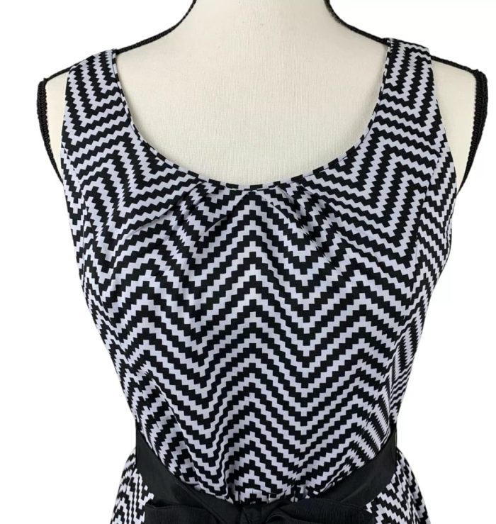 White House Black Market Dress - Image 2