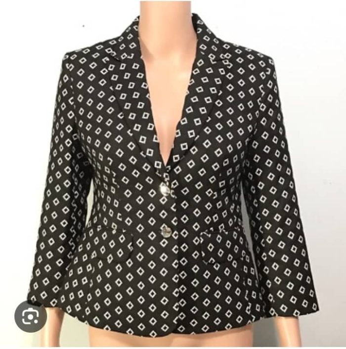 Vince Camuto Jacket. us 2