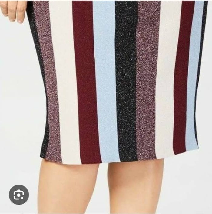 International Concept skirt.  Small - Image 3