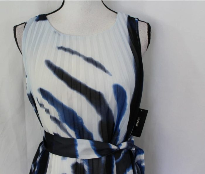 Alfani pleated belted top. Sizes S and M - Image 3