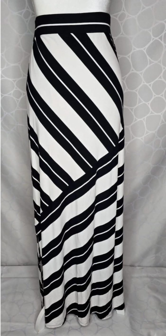 White House Black Market White & Black stripes maxi skirt - Image 5