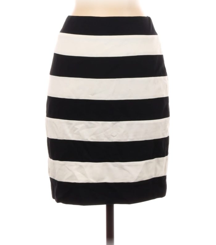 White House Black Market Skirt. US 2,4,6,10