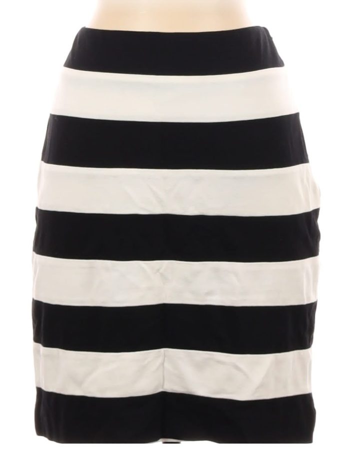 White House Black Market Skirt. US 2,4,6,10 - Image 2