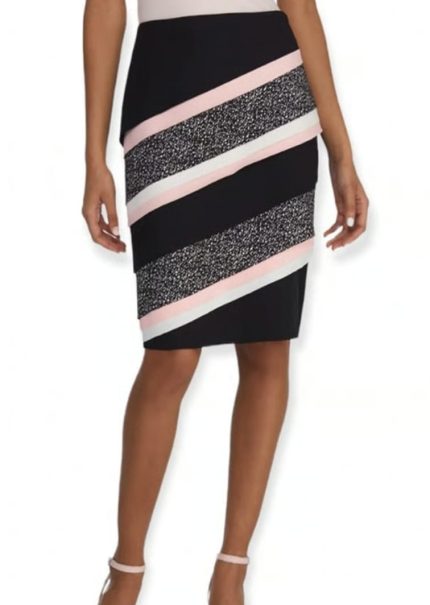 White House Black Market Skirt. US 0 Available
