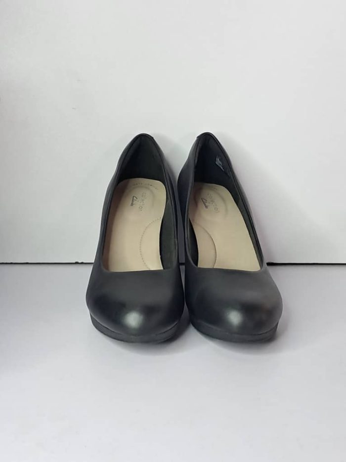 Clarks Collection Pumps. US 8.5 - Image 2