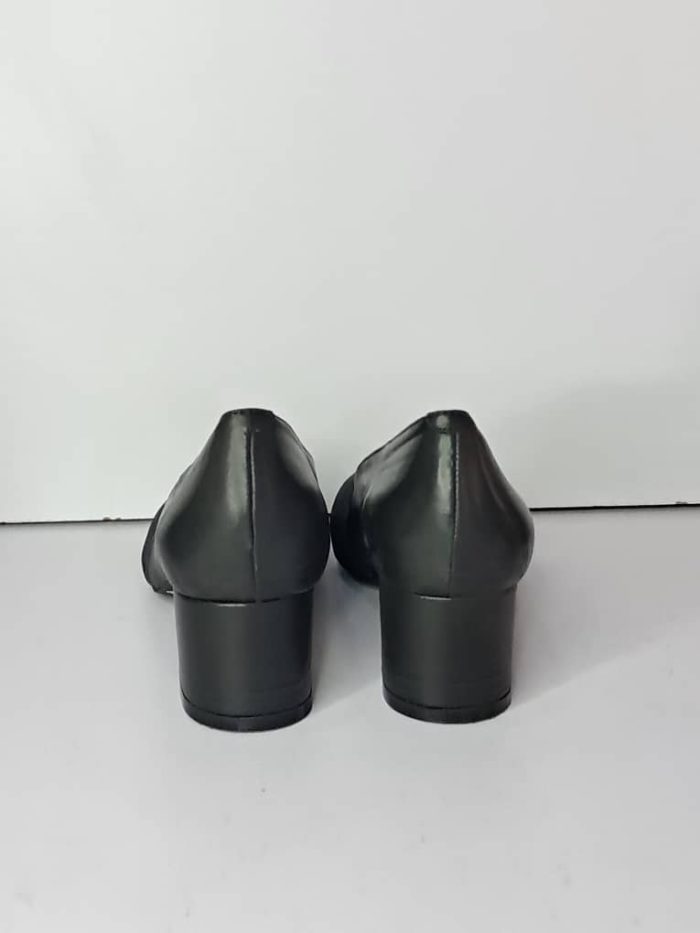 Clarks Collection Court Shoe. US 8 - Image 3