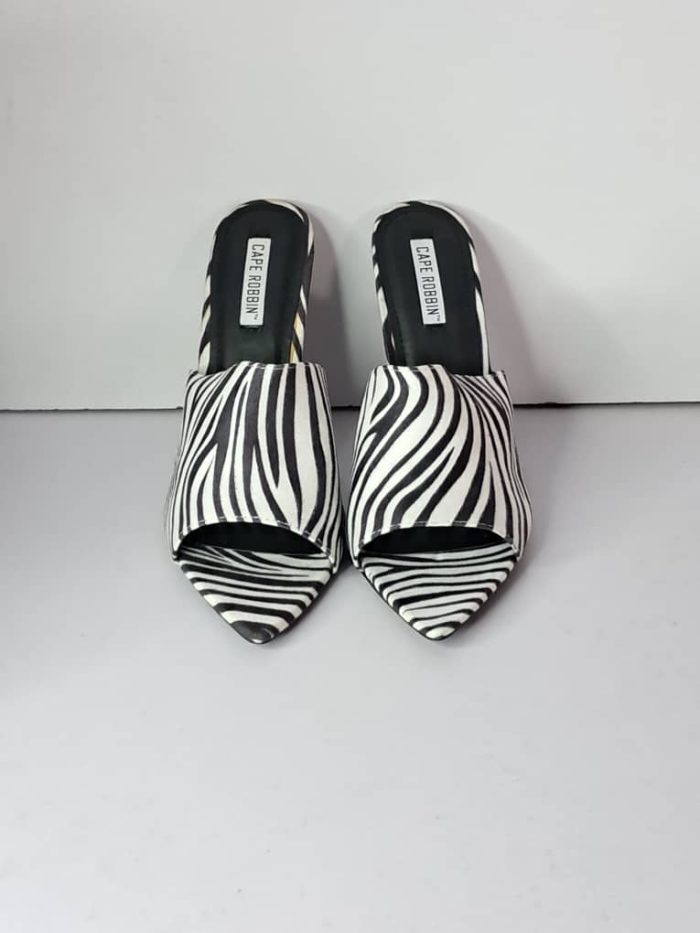 Cape Robbin Slip-On. US 10M - Image 2