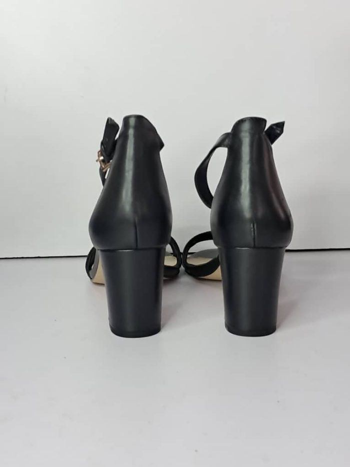 Nine West Sandals. US 9.5M - Image 3