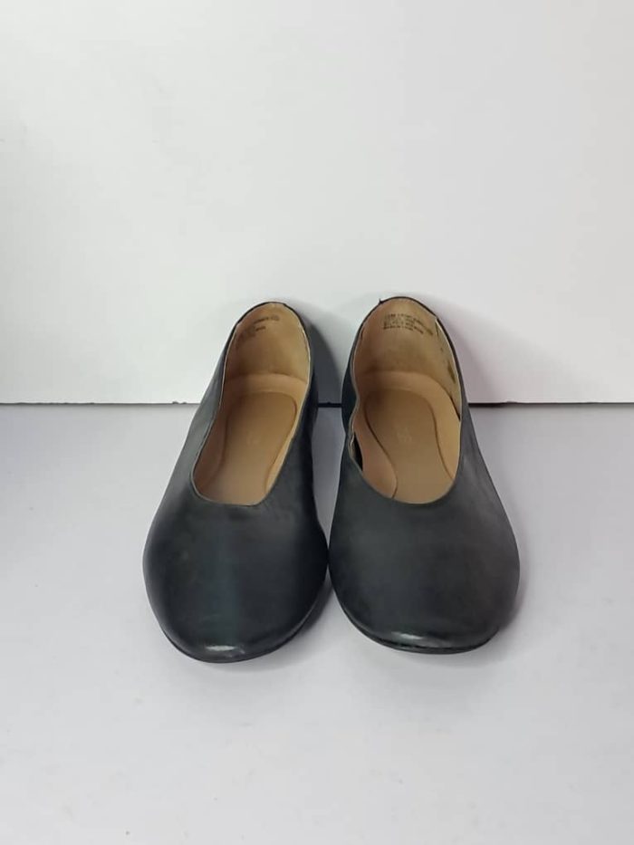 Aerosole Flat Shoe. US 10M - Image 2