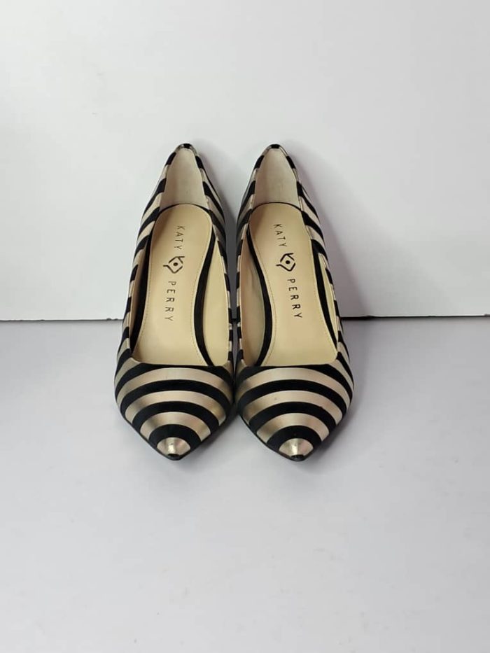 Katy Perry Pumps. US 8.5M - Image 3