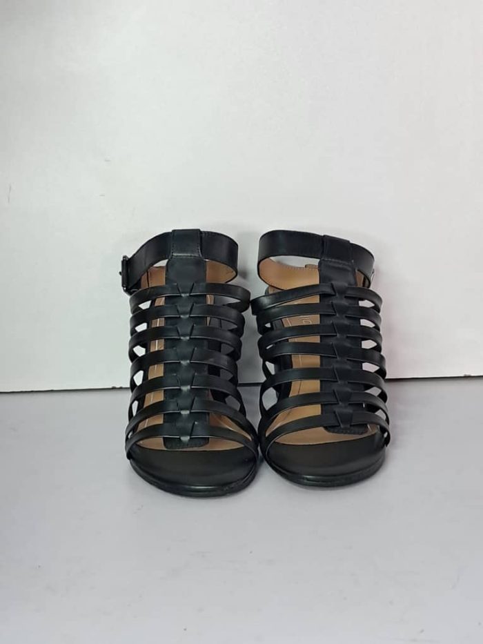 Vionic Sandals. US 10 - Image 2
