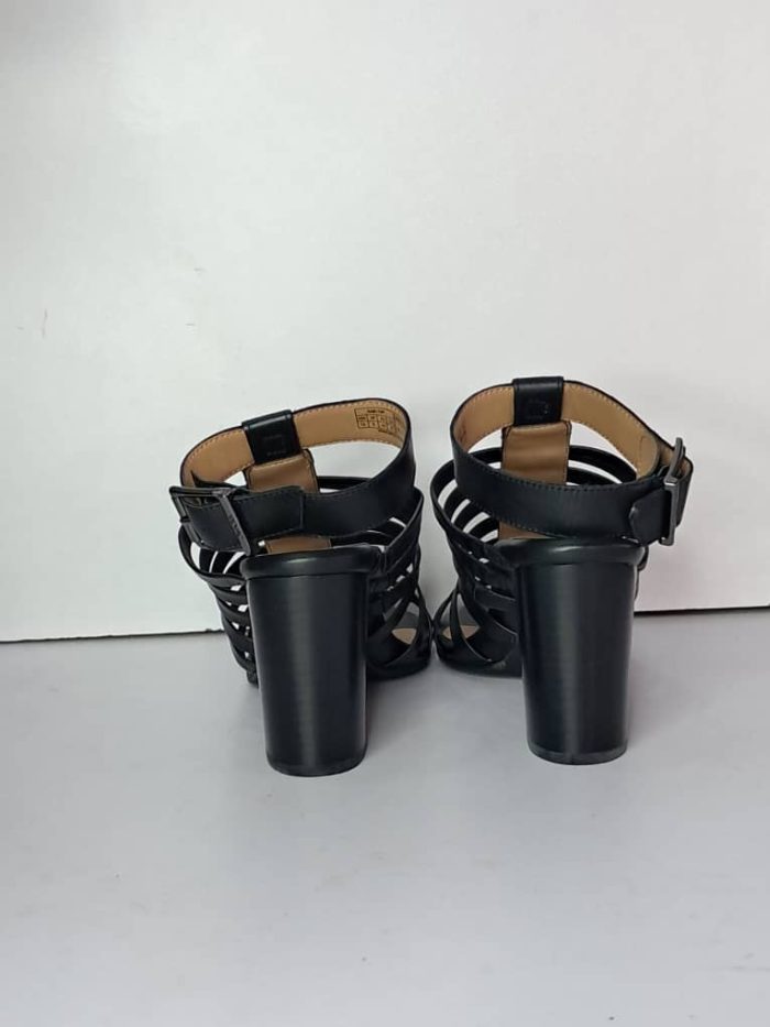Vionic Sandals. US 10 - Image 3