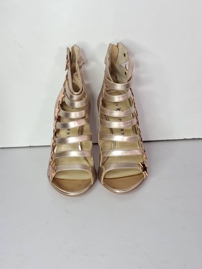 Katy Perry Heel Sandals. US 8.5 - Image 3