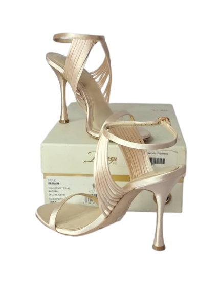 Imagine Vince Camuto Sandal. US 10M