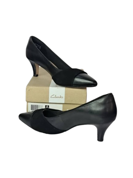 Clarks Collection Court Shoe. US 8