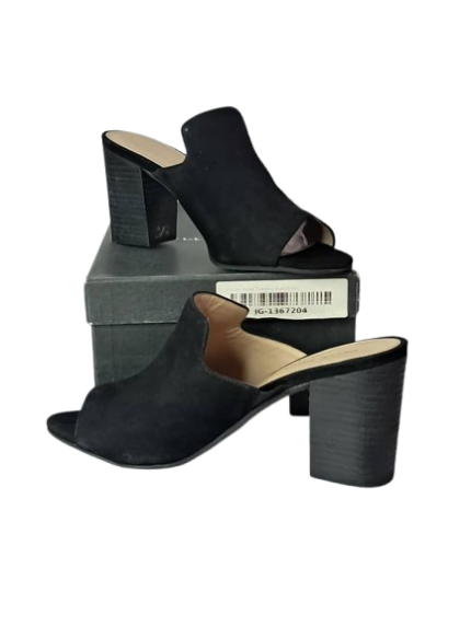 Pelle Moda Slip-On. US 8M