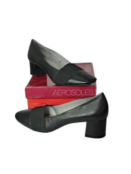 Cliffs by White Mountain Court Shoe. US 11M